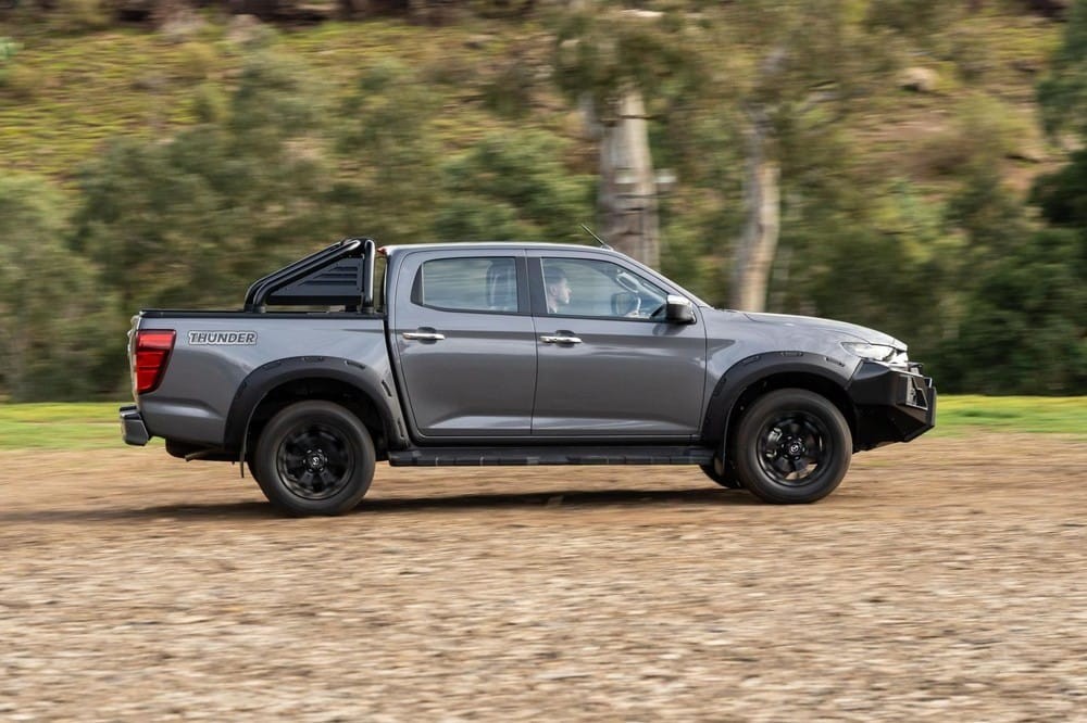 Mazda BT-50 Thunder 2021 dùng động cơ như bản thường Mazda BT-50 Thunder 2021 dùng động cơ như bản thường