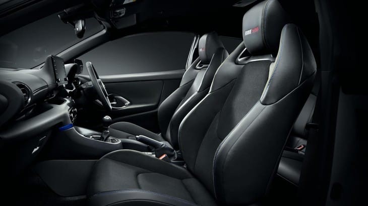 Các chi tiết đặc biệt bên trên GR Yaris Morizo Selection-5