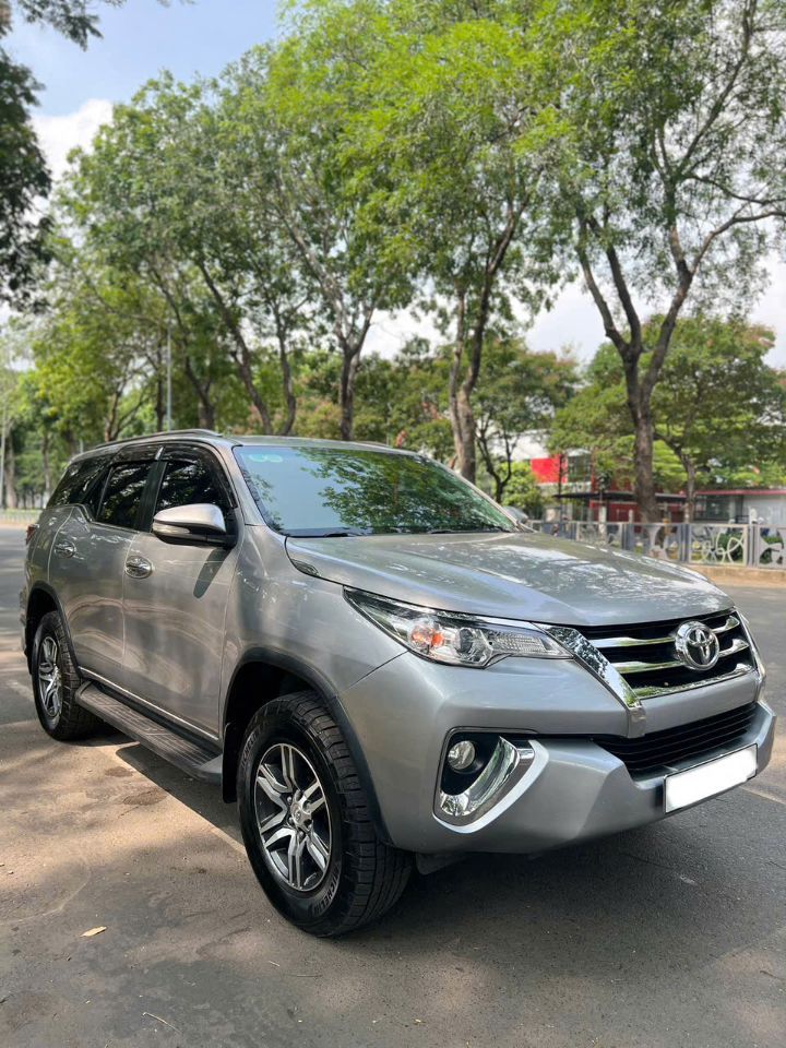 Gia đình cần bán fortuner xăng 1 cầu sx 2018 (4 thắng đĩa)