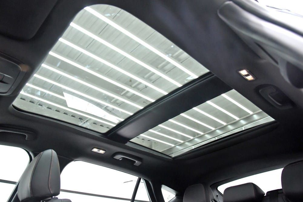 Cửa sổ trời của Ford Evos Cửa sổ trời của Ford Evos