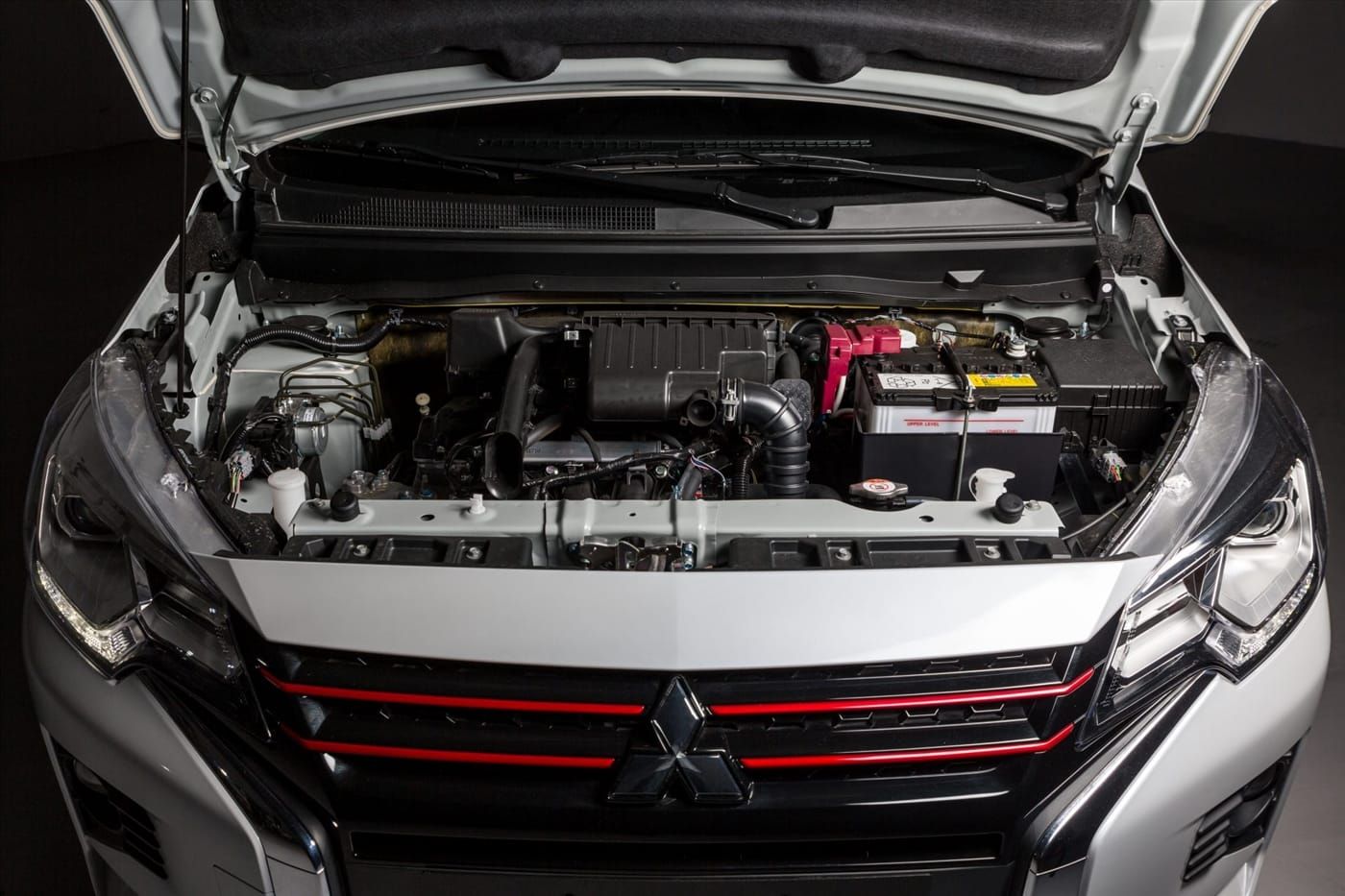 Kia Soluto và Mitsubishi Attrage - Xe nào đáng mua hơn?