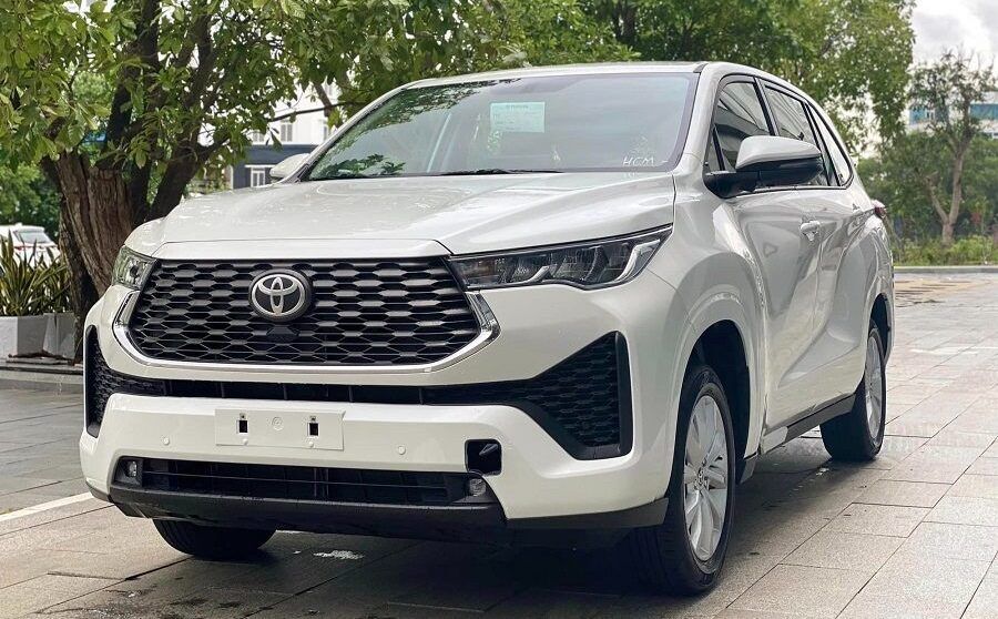 Toyota Innova Cross máy xăng