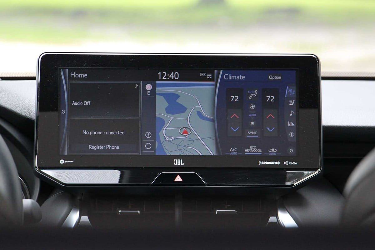 Đánh giá xe Toyota Venza 2021: Màn hình Màn hình giải trí 12,3 inch mà Toyota Venza All New sở hữu.