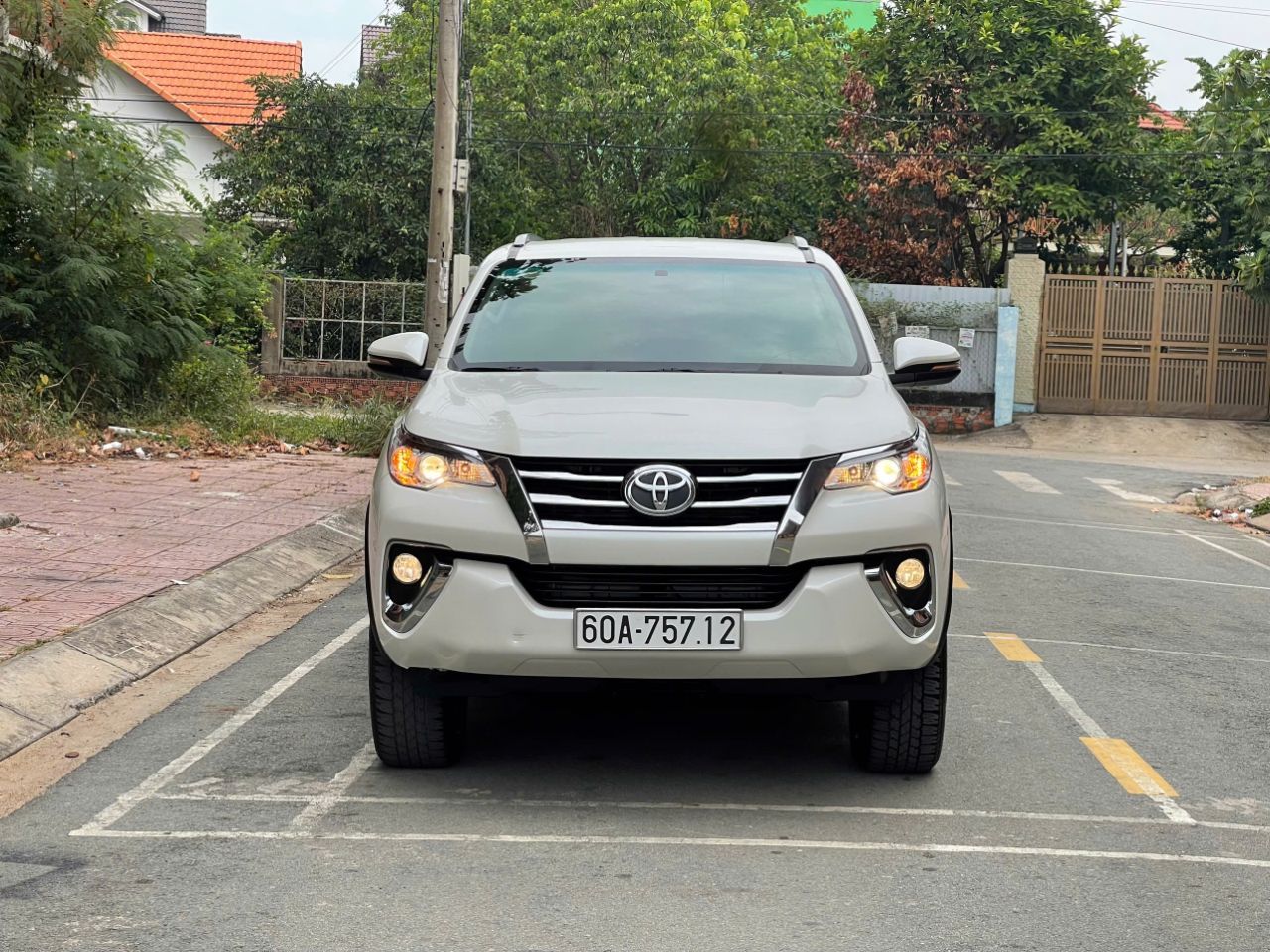 Mới về Toyota Fortuner 2.4 2020 máy Dầu,