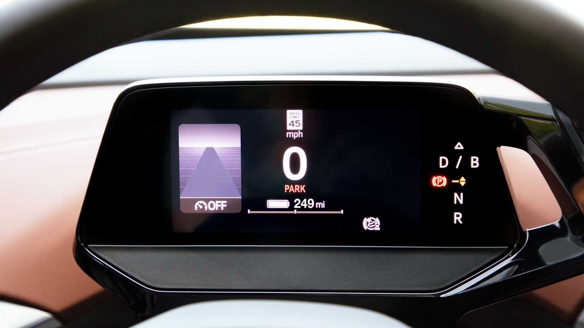 Màn hình trên vô lăng