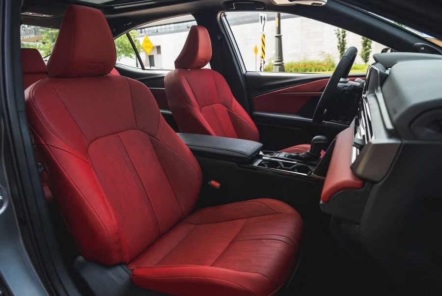 Nội thất Toyota Camry Hybrid 2025