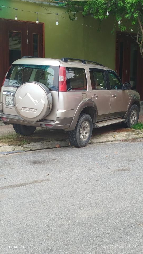 Everest 2008 máy dầu một cầu