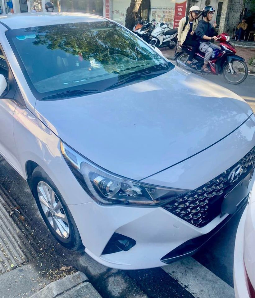 Bán Hyundai Accent 2022 lướt
