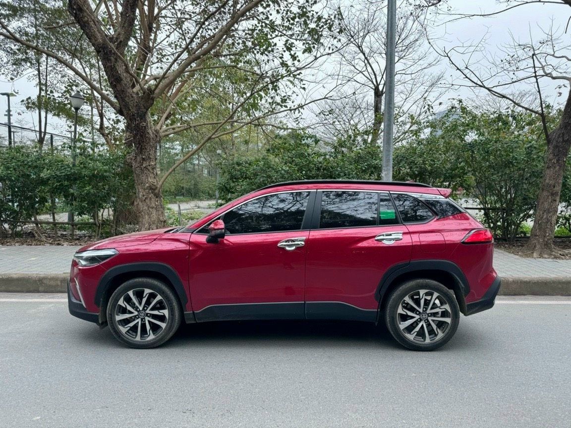 Toyota Corolla Cross 2022, số tự động, bản 1.8V cao cấp, nhập khẩu.